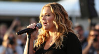 Kelly Clarkson Surges In Global Coverage